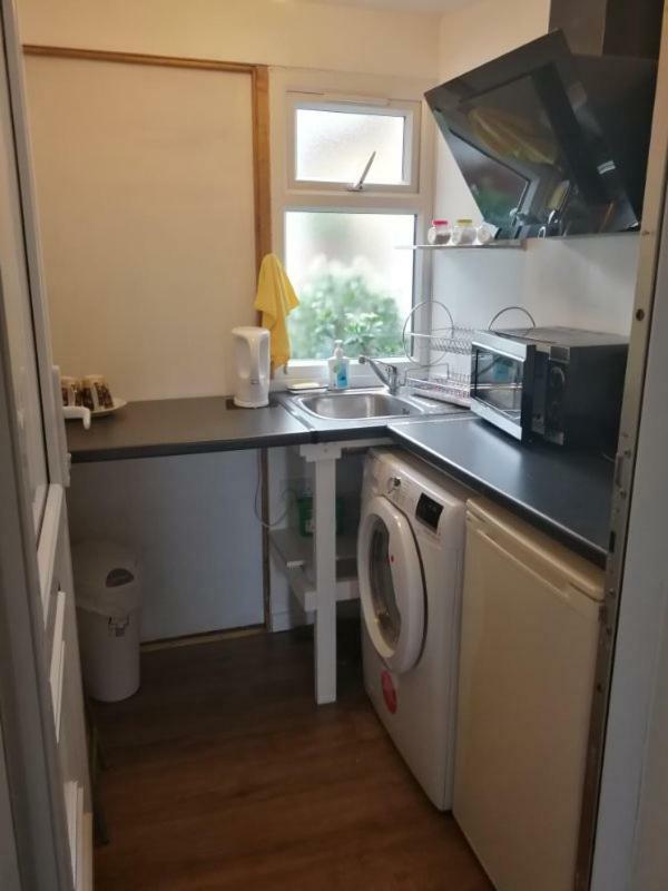 Rest Room Near To Heathrow Airport Ashford  Eksteriør billede